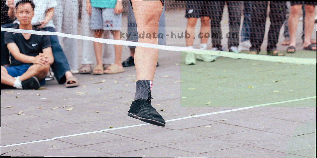 体育场灯光与运动轨迹抽象图，用流线型线条与几何切割表现速度感